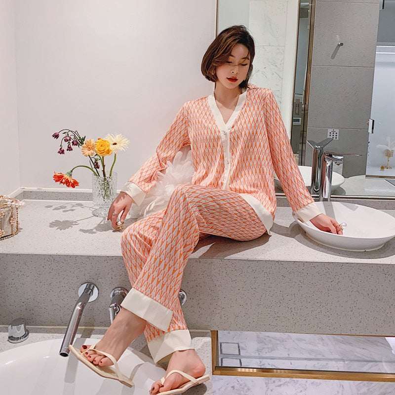 Spring Women's Pajamas Set New Luxury Style Fashion Cross Letter Print Sleepwear Silk Like Leisure Home Clothes Nightwear
