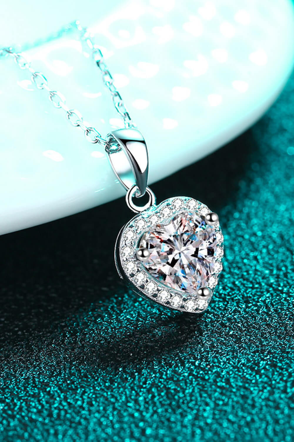 Jewelry 1 Carat Moissanite Heart Pendant Chain Necklace