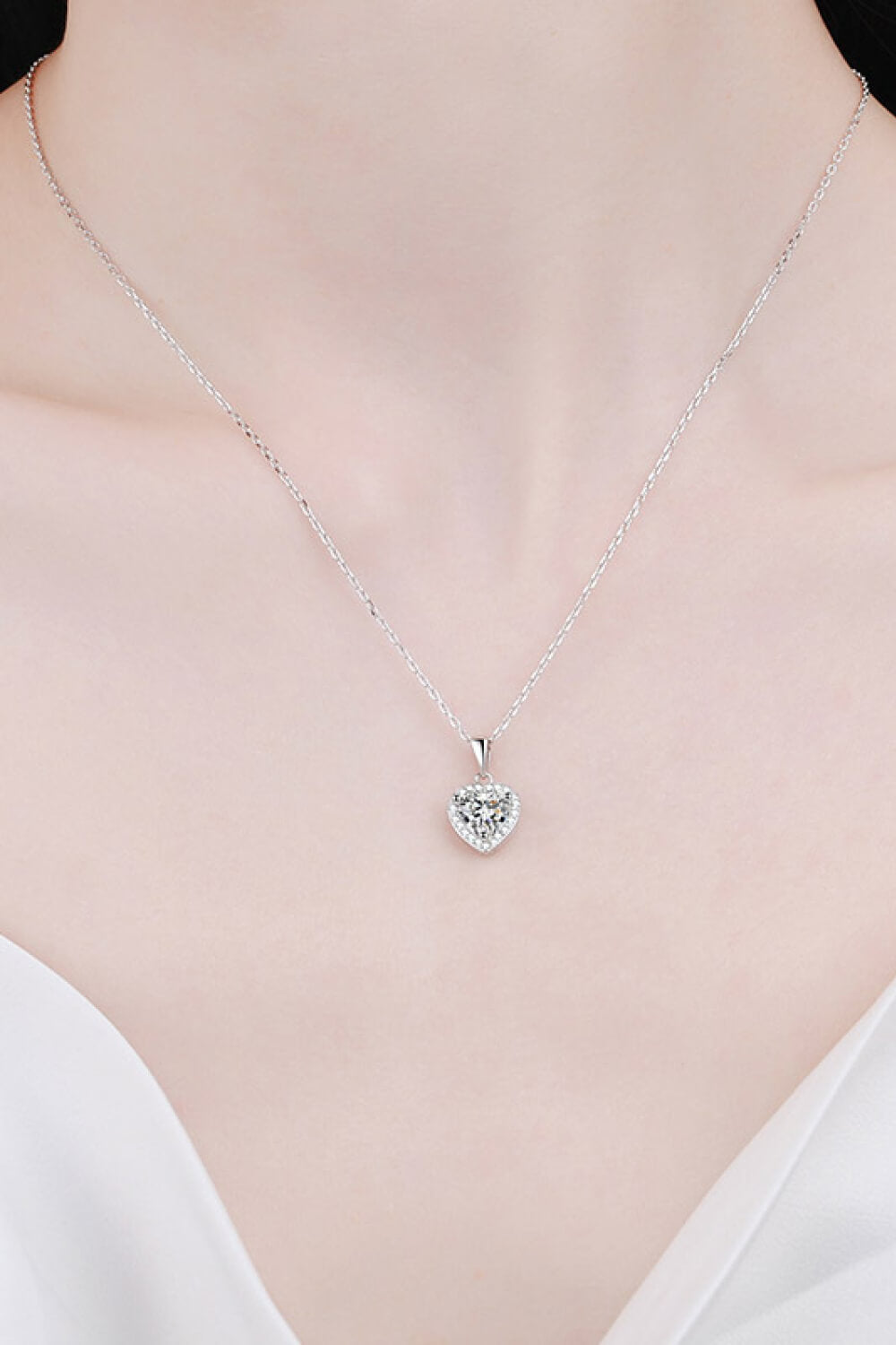 Jewelry 1 Carat Moissanite Heart Pendant Chain Necklace